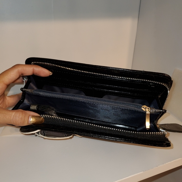 Wallet NWT - Picture 2 of 2